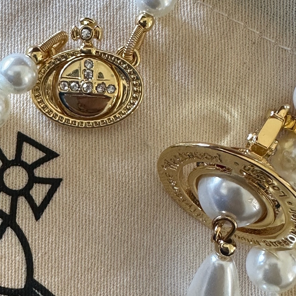 Vivienne Westwood gold Saturn orb pearl necklace - Picture 6 of 9